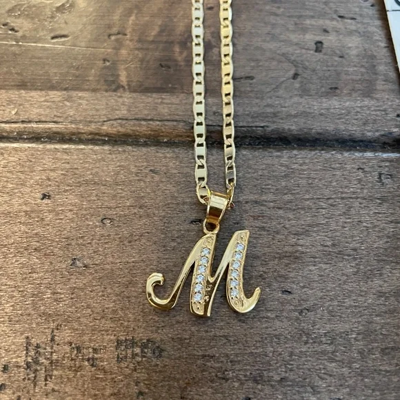 “M” pendant necklace - Picture 3 of 5